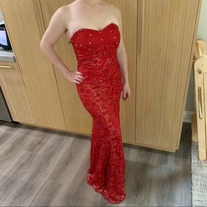 Red formal evening gown. Strapless, Sequin bodice with lace. Mermaid